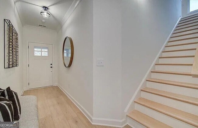 Building Photo - 121 Priestwood Ln