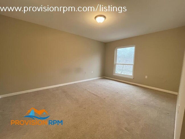 Building Photo - 16 Silverwood Cir