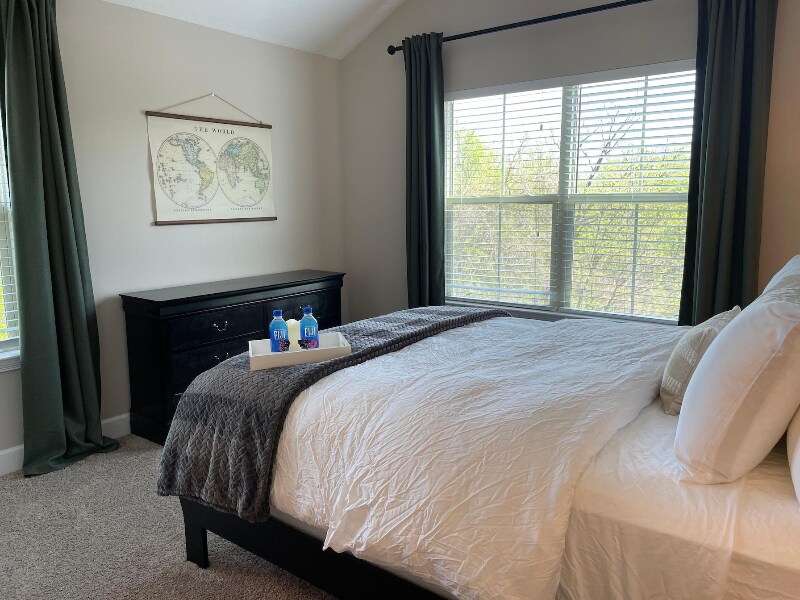 Building Photo - 700 Zumstein Ln