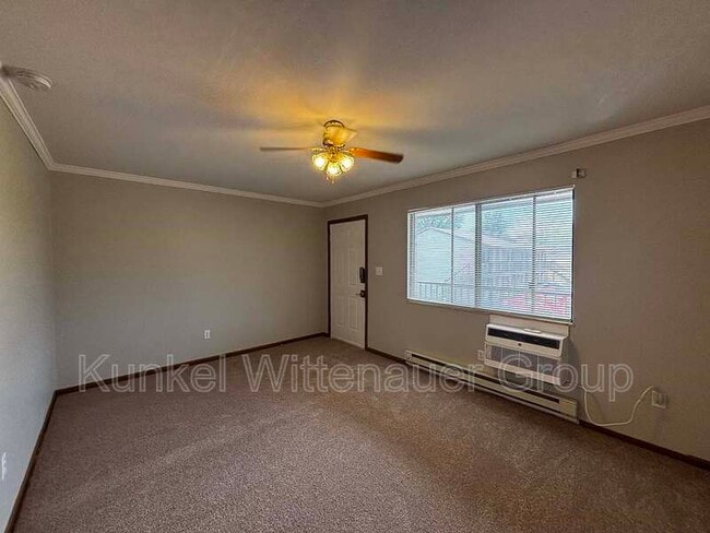 Building Photo - 2609 Sierra Dr
