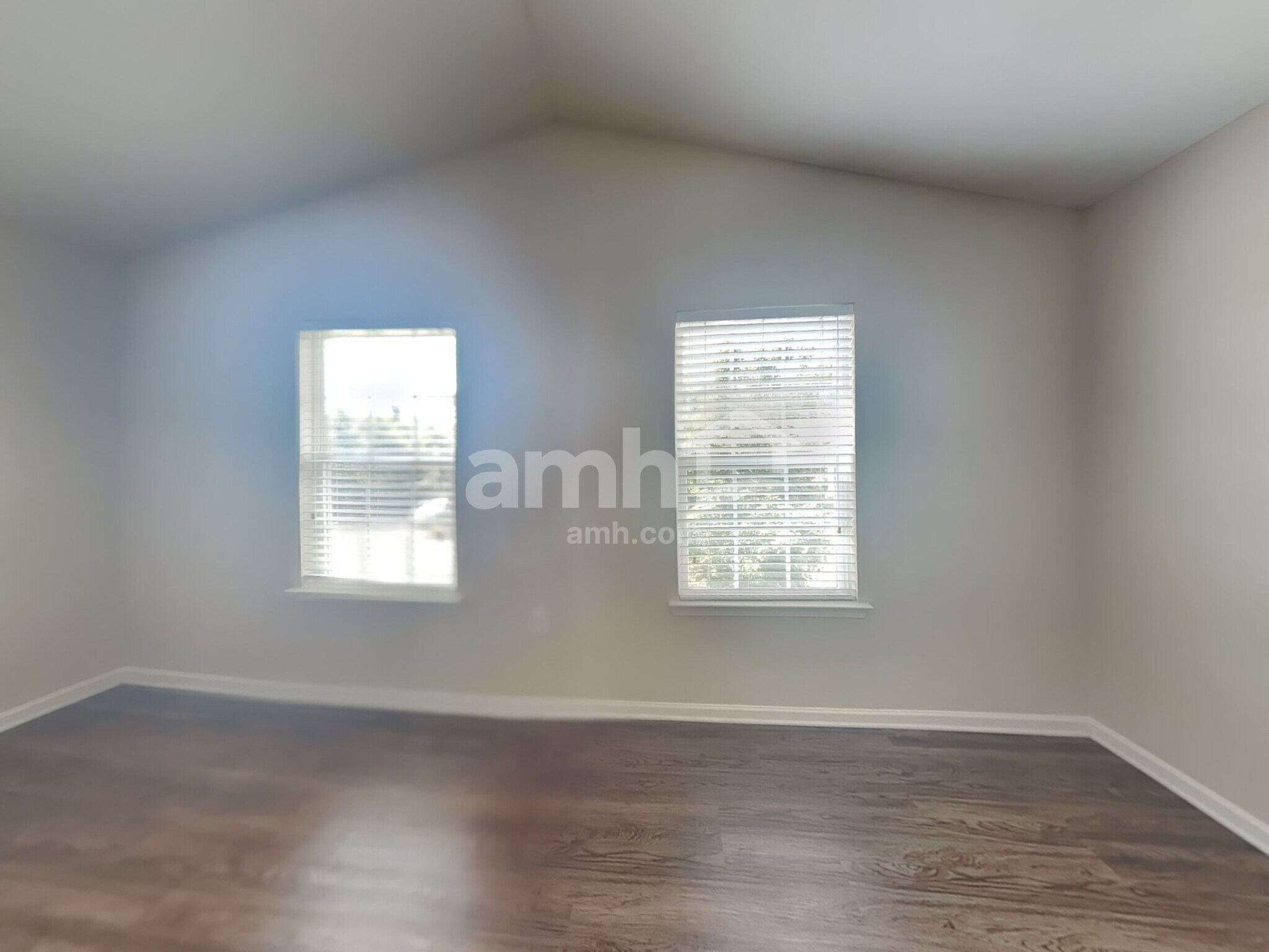 Building Photo - 211 Lindpoint Ln