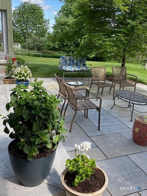 Building Photo - 187 Old Mt Tom Rd