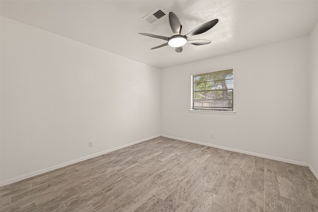 Building Photo - 5523 Kuldell Dr