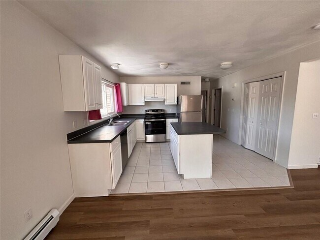 Building Photo - 100 Clinton Dr