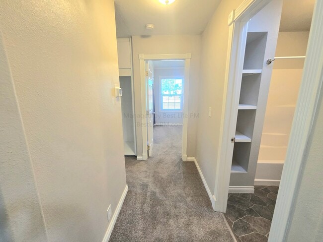 Building Photo - 114 SE 218th Ave