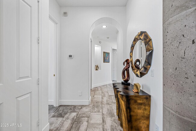 Building Photo - 15831 E Thistle Dr