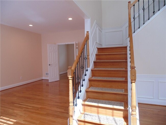 Building Photo - 3895 Deauville Way