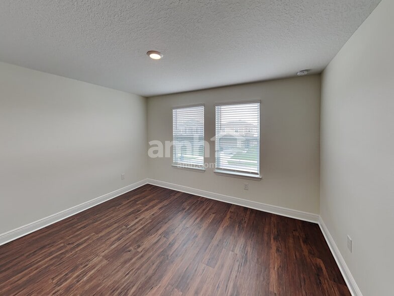 Building Photo - 20443 Calla Lily Dr