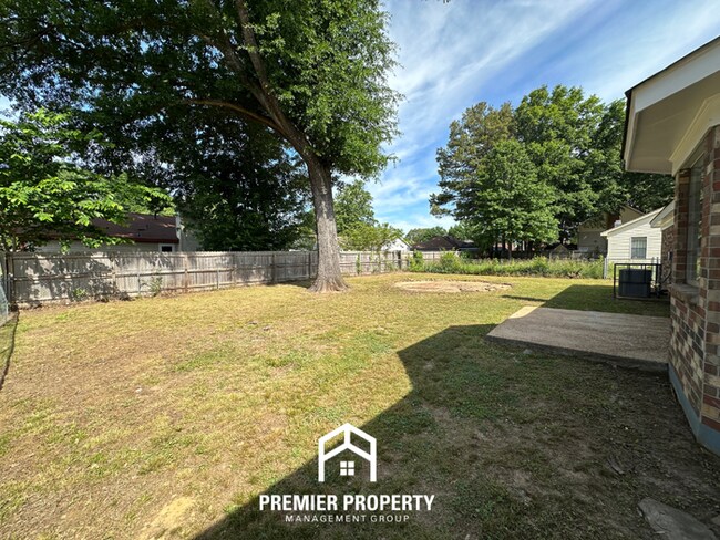 Building Photo - Quiet 3BR/2BA Cove in 38141 | Vaulted Ceilings, Fireplace & 2-Car Garage