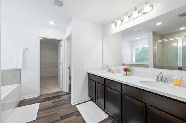 Building Photo - 14282 Coronado Dr