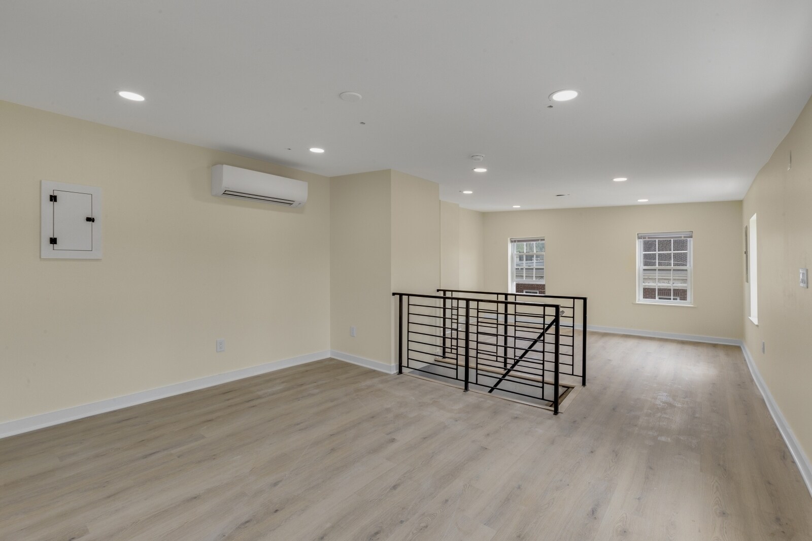 Building Photo - 2723 E Huntingdon St