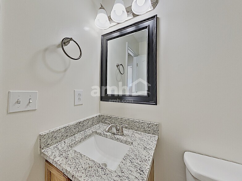 Building Photo - 1507 Killarney Dr