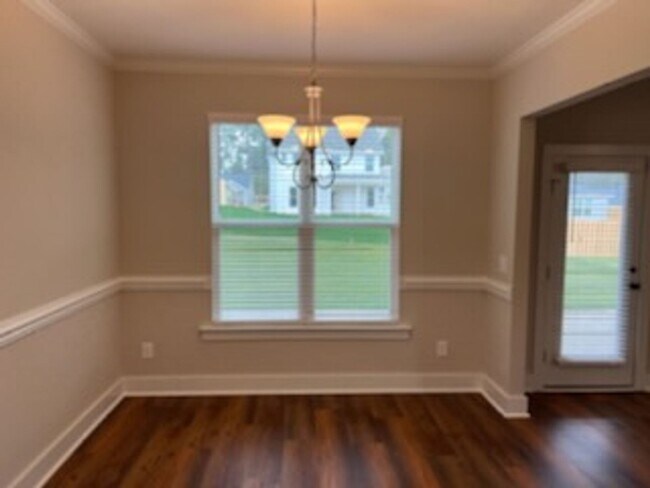 Building Photo - Beautiful and spacious 2 Story in Summerto...