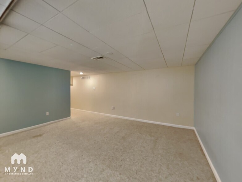 Building Photo - 1076 S Monroe St