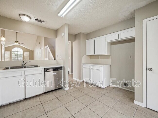 Building Photo - 10743 Staghill Dr