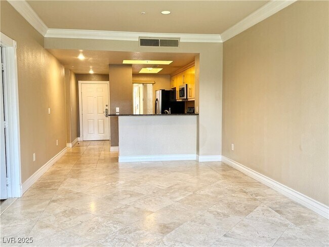 Building Photo - 220 E Flamingo Rd