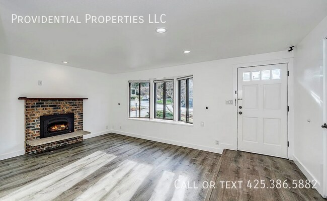 Building Photo - 10932 NE 60th St