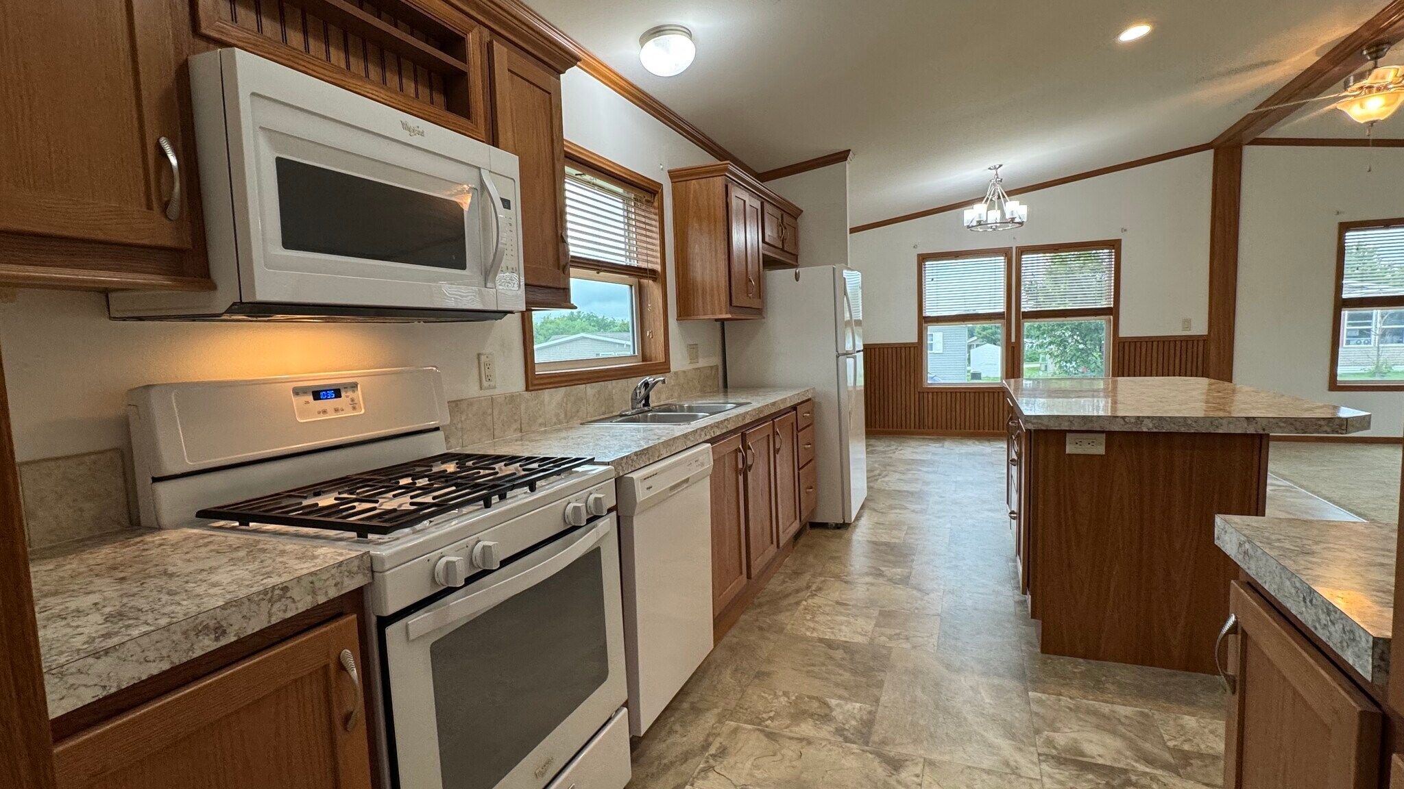 Building Photo - 2215 Osprey Pl NW
