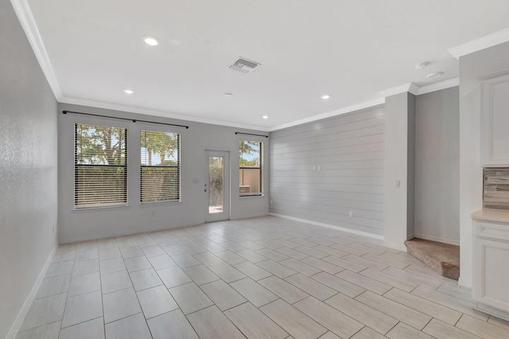 Building Photo - 2854 Bard St
