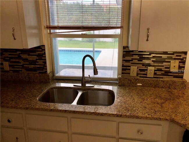 Building Photo - 369 Sterling Dr