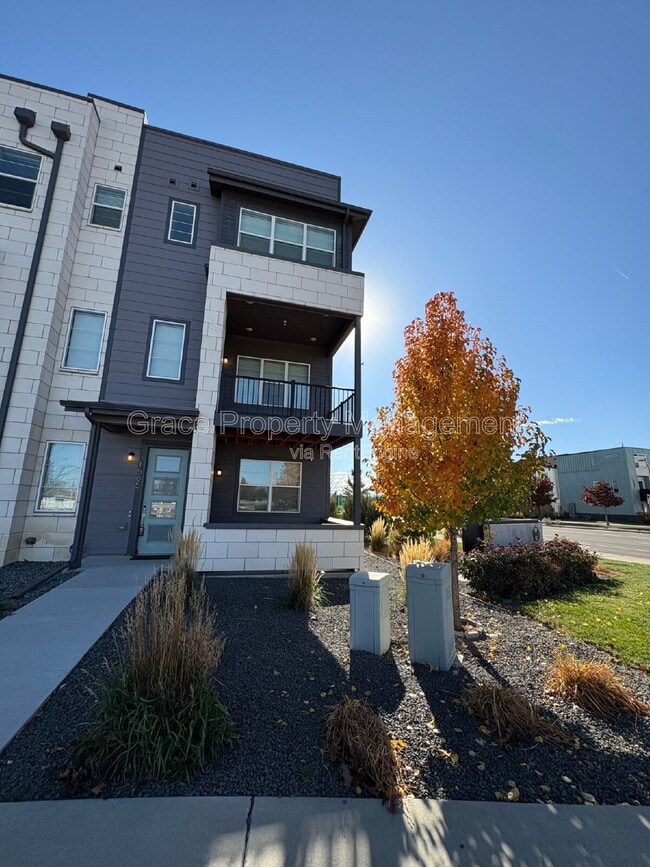 Building Photo - 1585 W 68th Ave