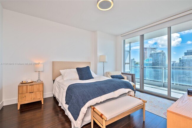 Building Photo - 92 SW 3rd St