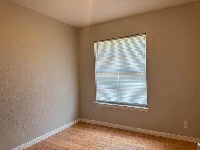 Building Photo - Welcome to 5810 Timberrock!