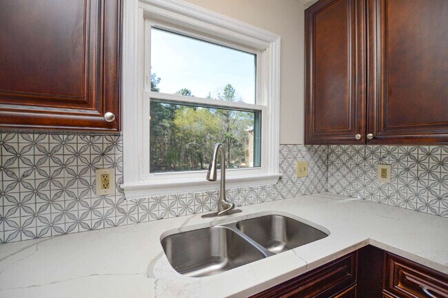 Building Photo - Primary Suite with Sauna | Finished Basement | Private Backyard Retreat | Tega Cay 3 Bedrooms | 3...