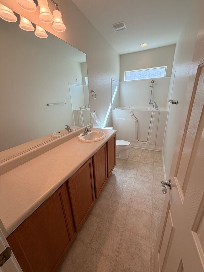 Building Photo - Live the Anthem Lifestyle! 3 Bed Home + Resort-Style Amenities