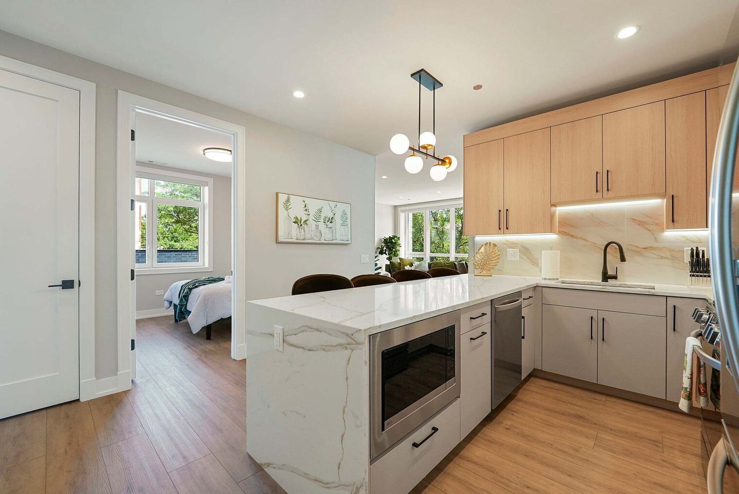 Building Photo - 2344 W Polk St