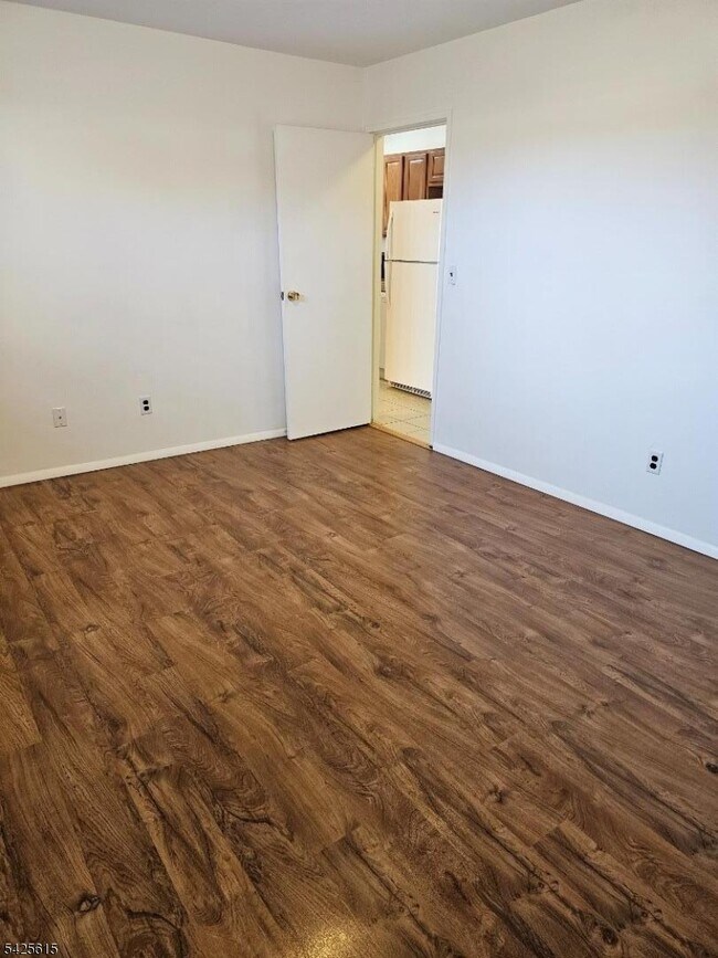 Building Photo - 20 Delar Pkwy