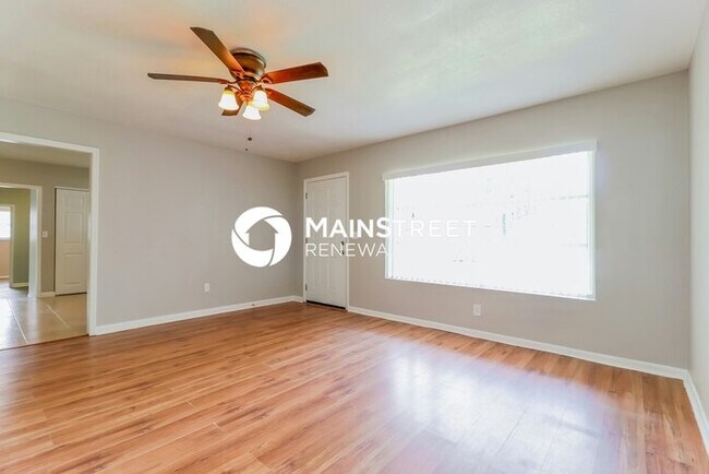 Building Photo - 4 Bedroom Pet-Friendly Home in Tampa, FL w...