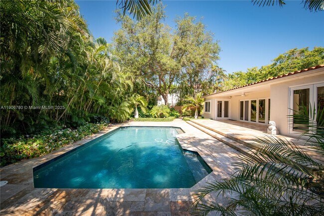 Building Photo - 928 Escobar Ave