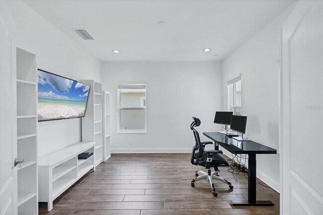 Building Photo - 10108 Hammock Brook Dr