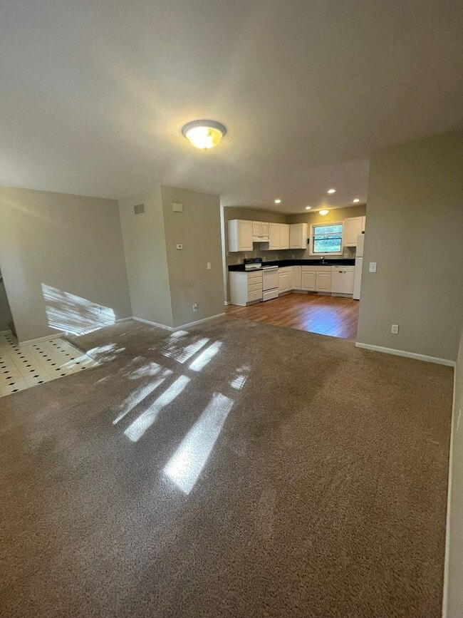 Building Photo - 230/232 Brookridge Rd.