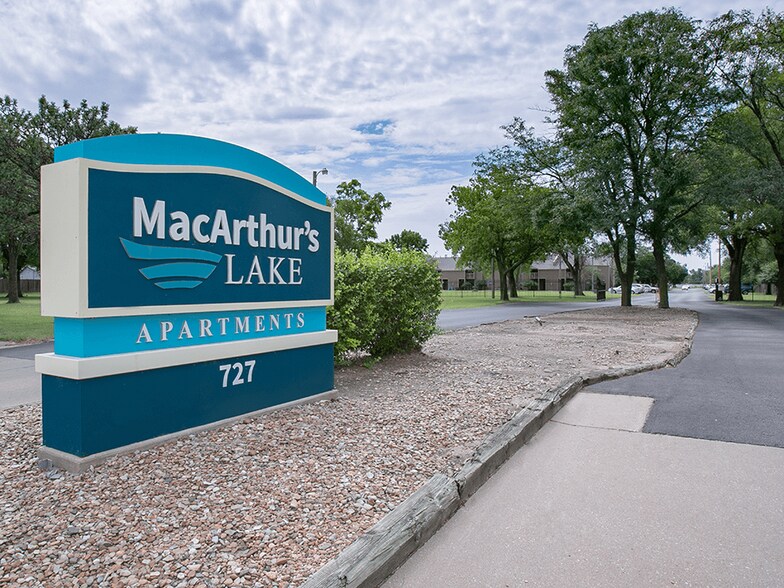MacArthurs Lake Apartments 727 W Macarthur Rd Wichita KS 67217