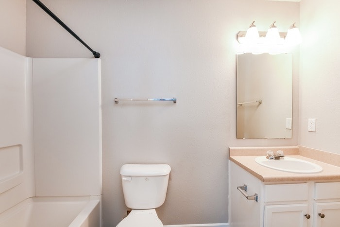 Building Photo - 5851 N Quincy Dr