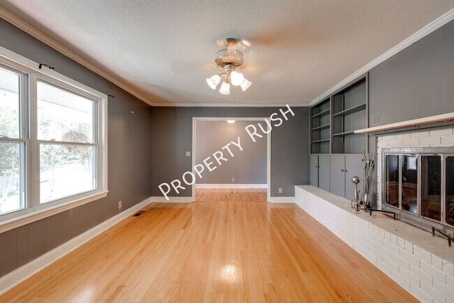 Building Photo - 303 Windmere Dr