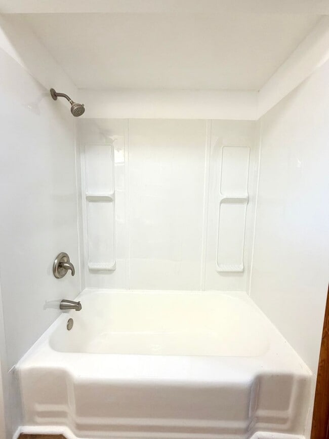 Building Photo - 887 Elwood Dr