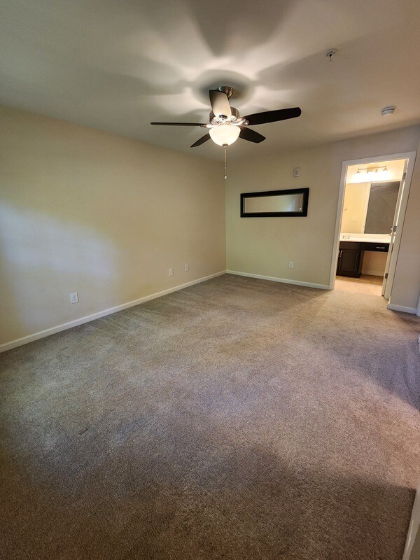 Building Photo - 807 Country Park Dr