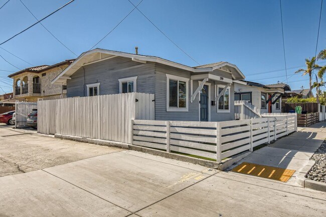 Building Photo - Vintage and Efficient 2 Bedroom Craftsman in North Park