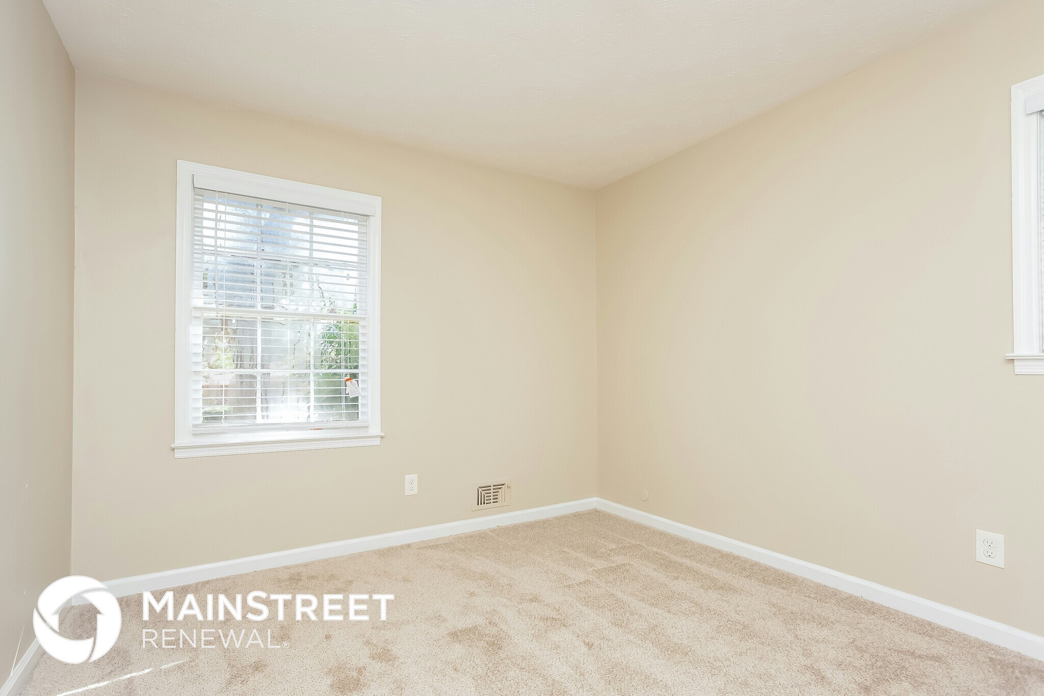 Building Photo - 2165 Knighton Dr