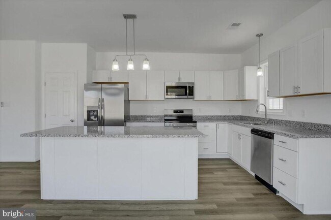 Building Photo - 301 Grandview Ave