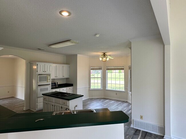 Building Photo - 3510 Sara Woods Dr