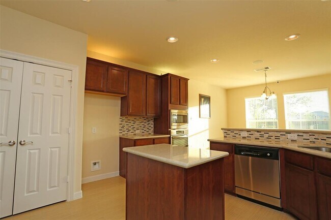 Building Photo - 7818 Atlantic Breeze Ln