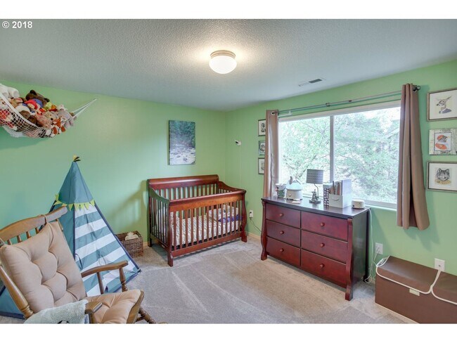 Building Photo - Charming North Portland 3 Bed 2.5 Bath Kenton Neighborhood House ~ Garage, A/C & Washer & Dryer!