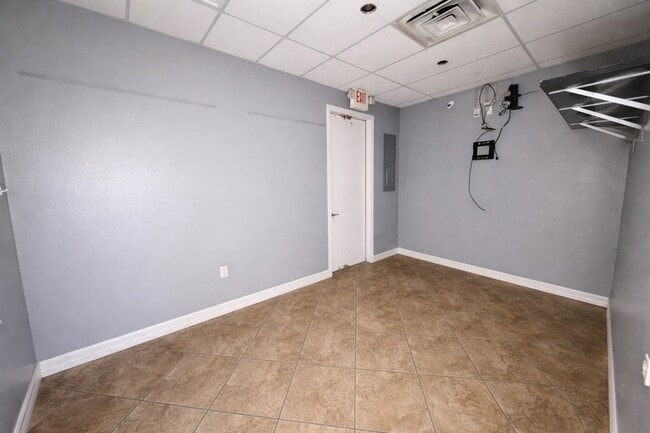 Building Photo - 2100 Sam Houston Ave