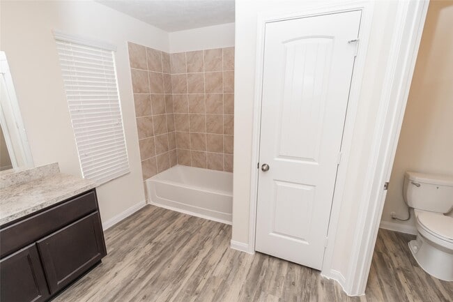 Building Photo - 43 Laguna Bend Dr