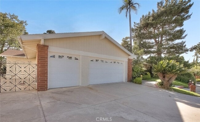 Building Photo - 16612 Park Ln Cir