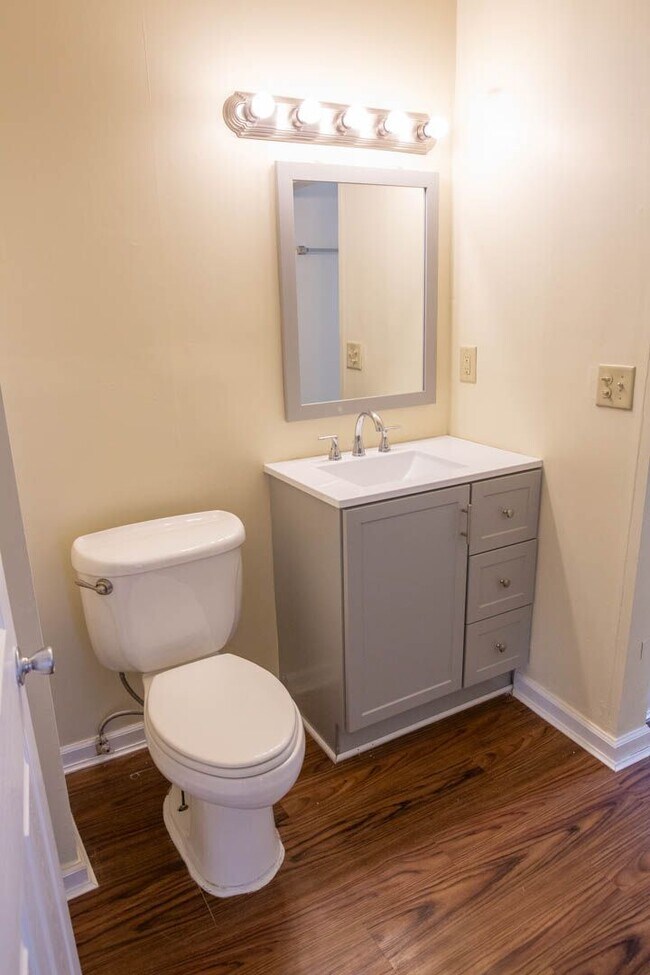 Building Photo - 30 E Maynard Ave